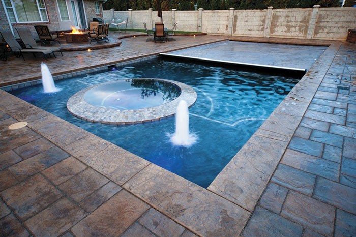 Automatic pool cover for your pool
